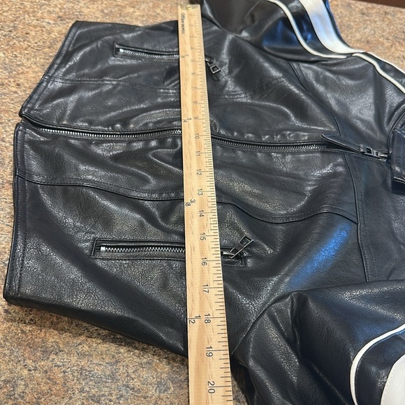 Love Tree Faux Leather Jacket Size Large Black/White Contrast Stripe Cropped - Picture 14 of 15